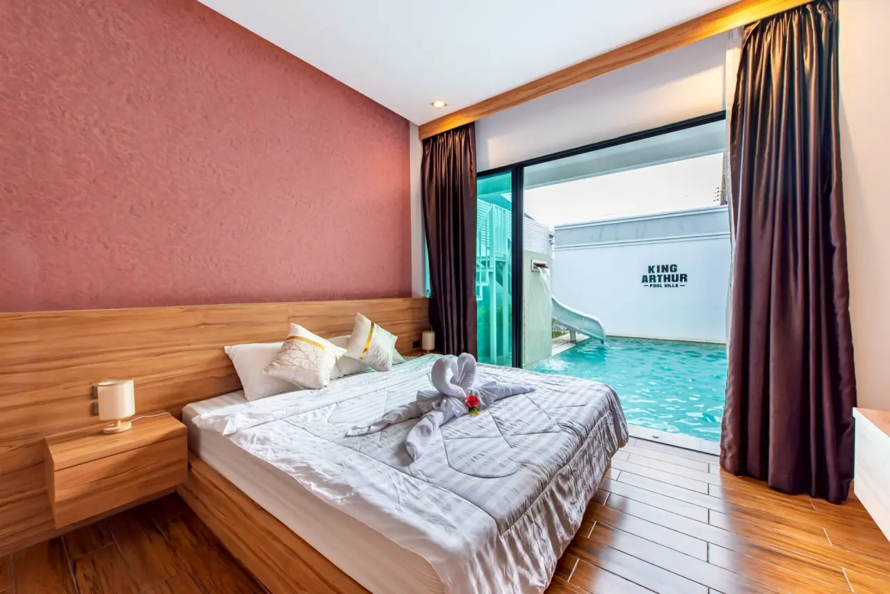 พูลวิลล่า King Arthur Pool Villa ชลบุรี พักได้ 6 คน