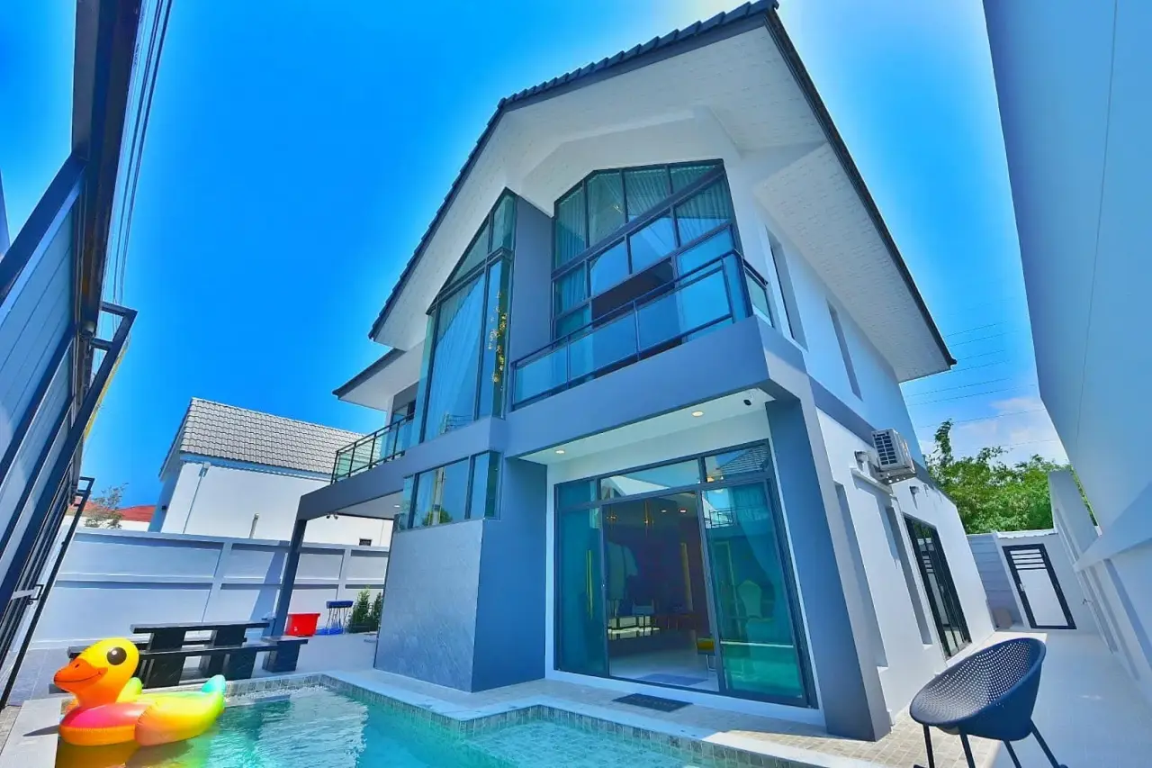 พูลวิลล่า Good Pool Villa Luxury พัทยา พักได้ 18 คน